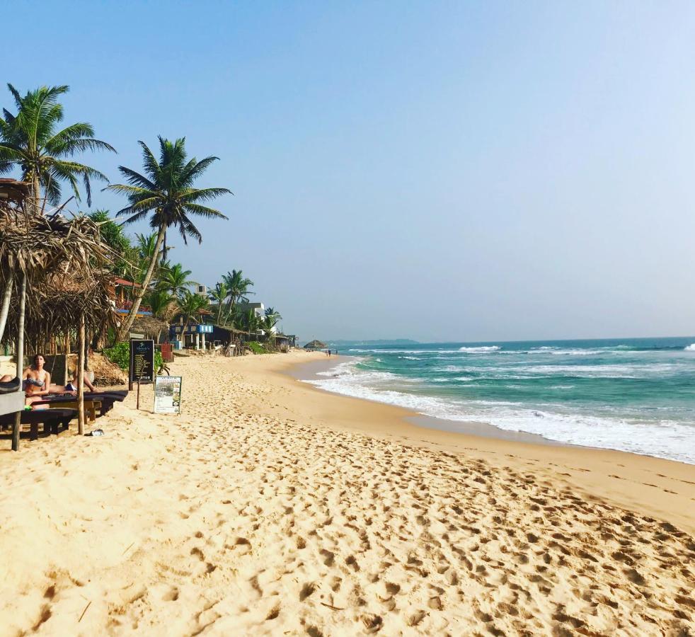 Waves Hotell Hikkaduwa Eksteriør bilde