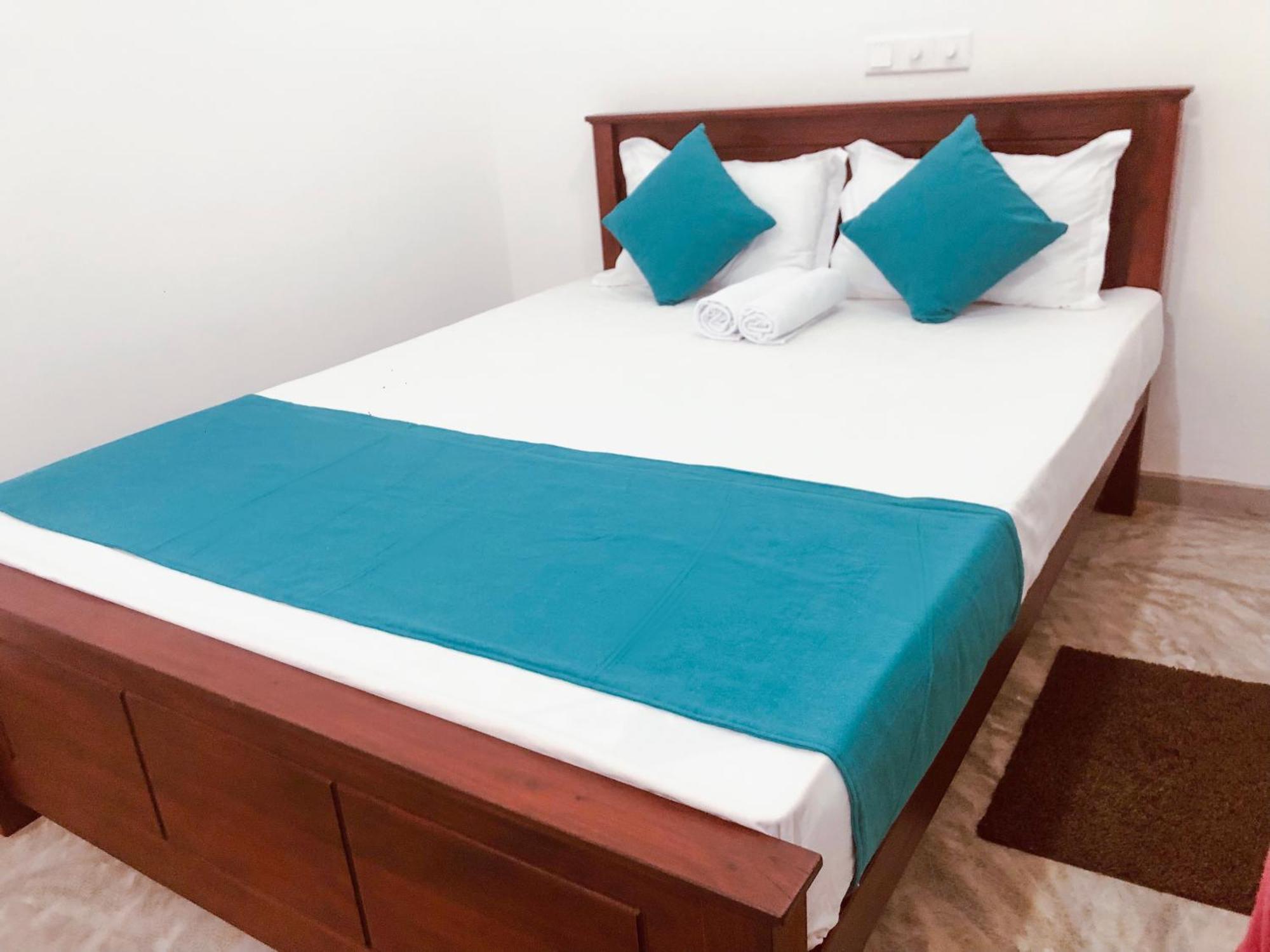 Waves Hotell Hikkaduwa Eksteriør bilde