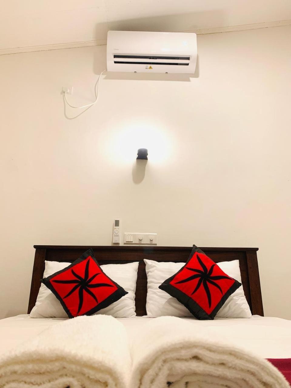 Waves Hotell Hikkaduwa Eksteriør bilde